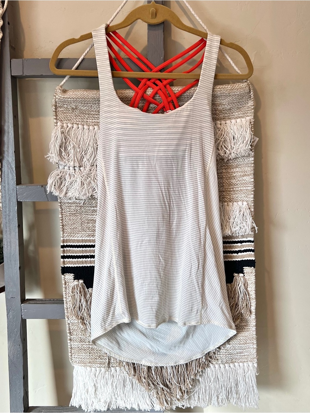 Lululemon Free to be Wild Womens Tank Top Built-In Sports Bra Stripe Size 4 #442